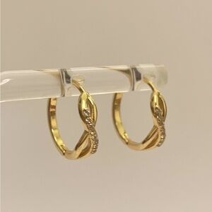 18k gold vermeil tiny twist hoop with cz